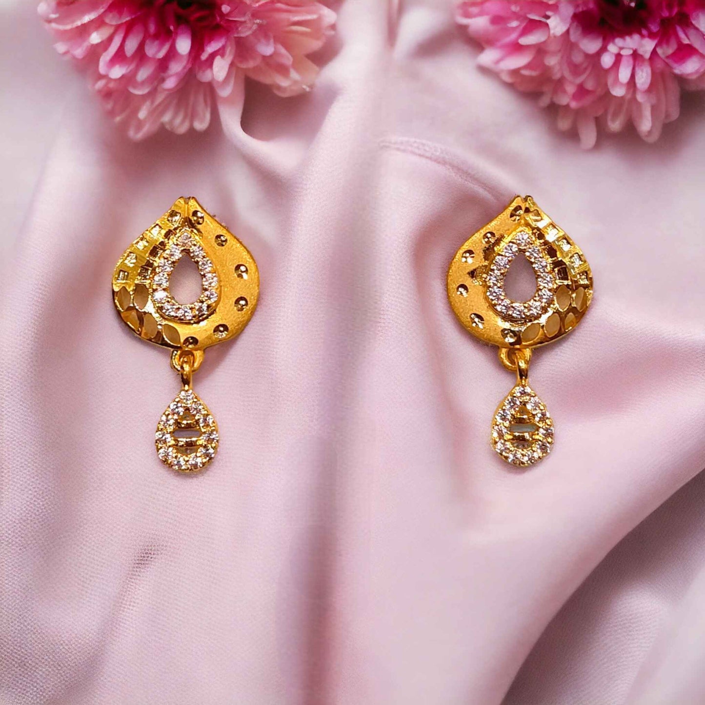 Gold Plated Stone Pendant for Women - Jauhari Jewellers