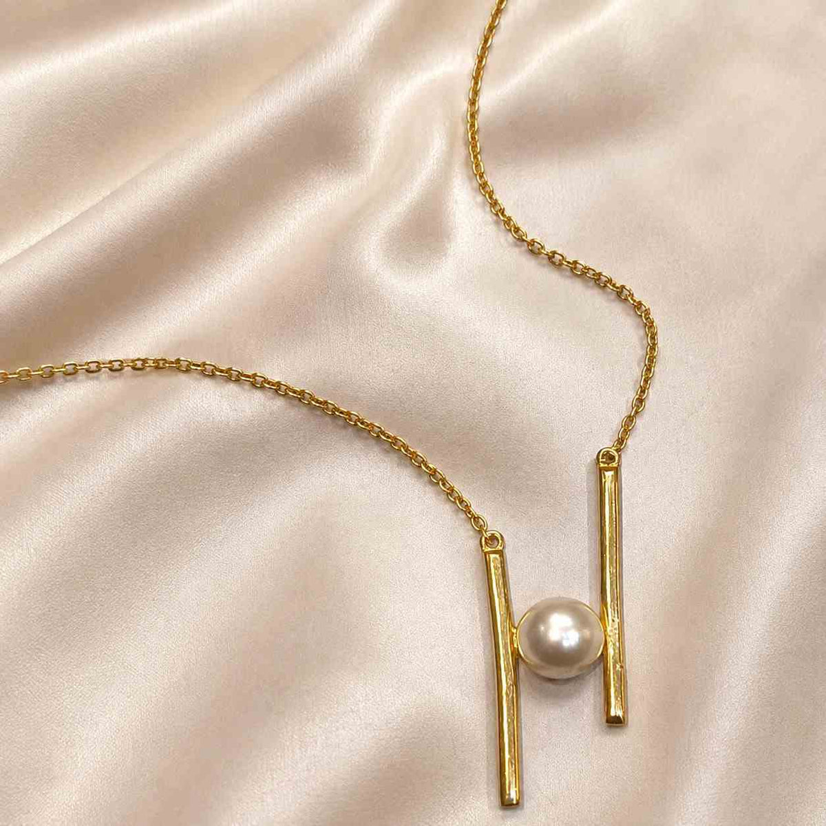 925 Sterling silver pearl pendant with gold plating